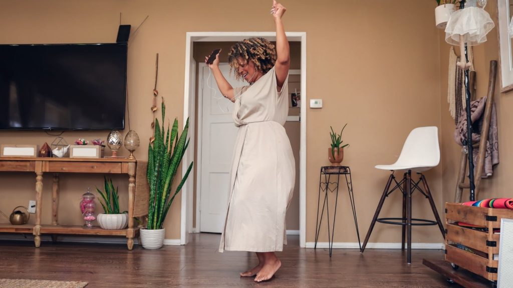 Reviving Romance: 7 Alluring Outfits for Senior Intimacy
